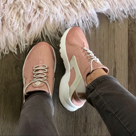 NWT Nike Huarache Run Ultra Pink - Picture 7 of 7